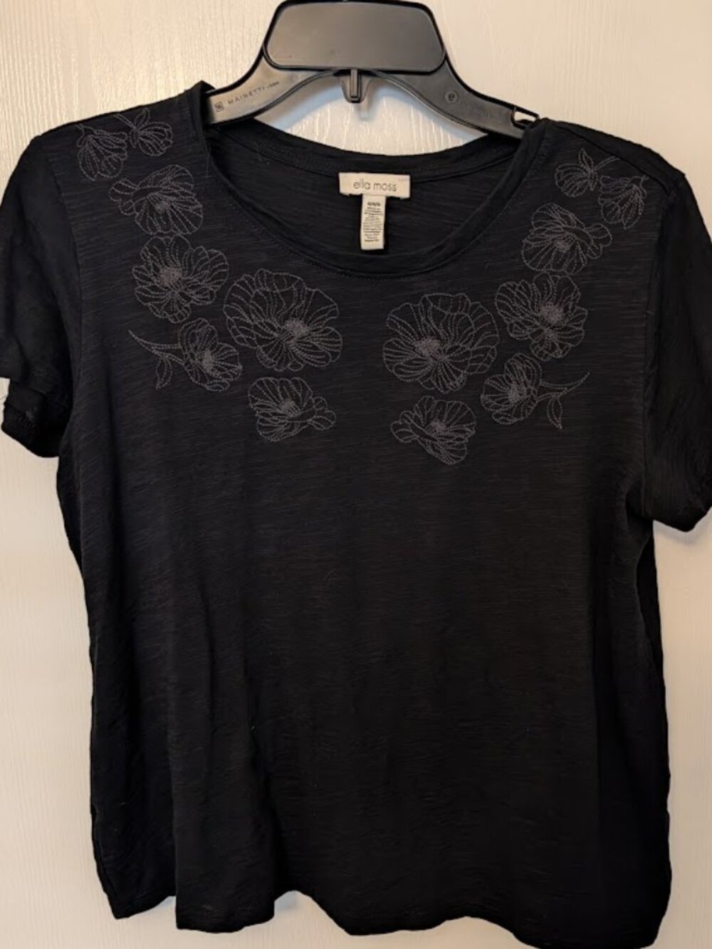 Ella Moss black S/S tee with floral embroidery NWOT Size M